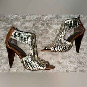 Vince Camuto Metallic Woven Heels Gold Brown Open Toe Sandals Size 7.5